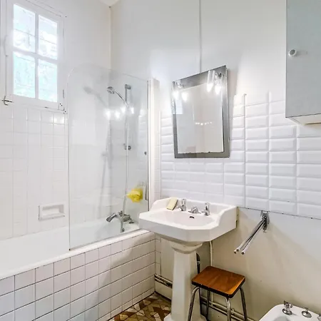 2 Bedroom Beautiful In * Ronce-les-Bains